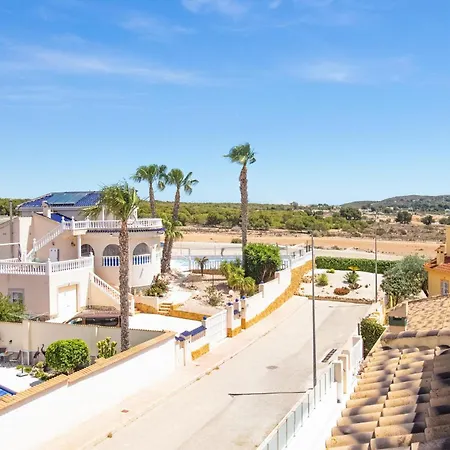 3 Bedroom Pet Friendly In Holiday home *