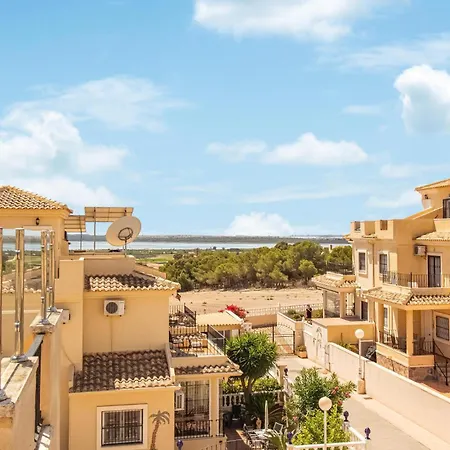Holiday home 3 Bedroom Pet Friendly In *