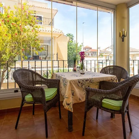 3 Bedroom Pet Friendly In *