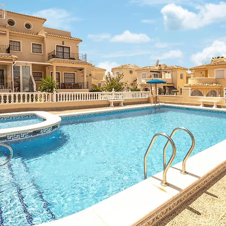 Holiday home 3 Bedroom Pet Friendly In